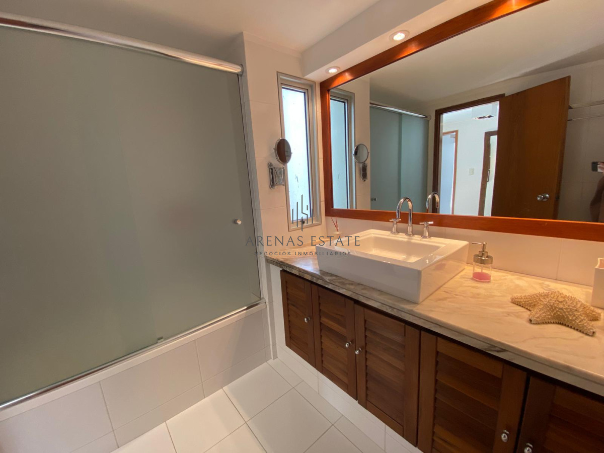 Apartamento ID.2778 - Venta de Apartamento 3 dormitorios en Roosevelt, Punta del Este.