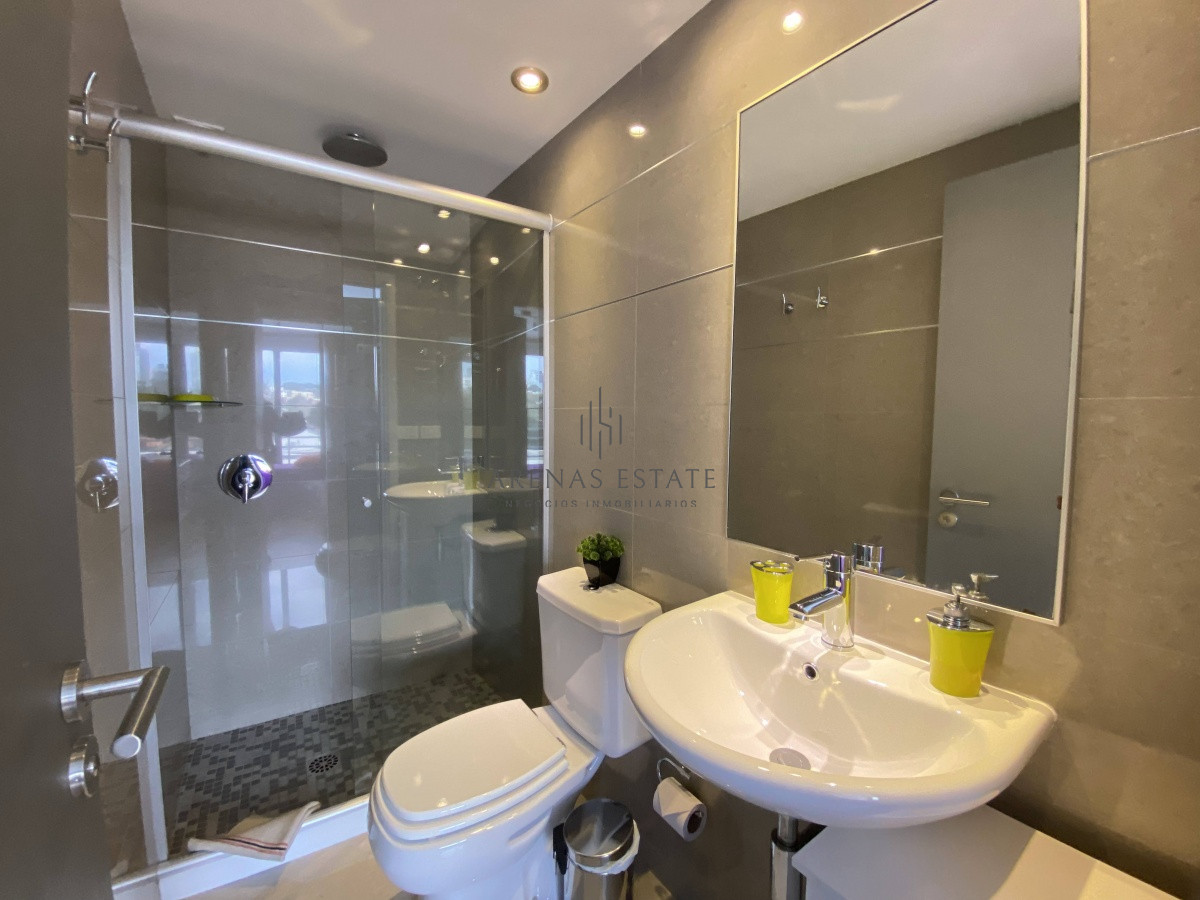 Apartamento ID.1855 - Venta de Apartamento 2 Dormitorios en Playa Mansa, Punta del este. 