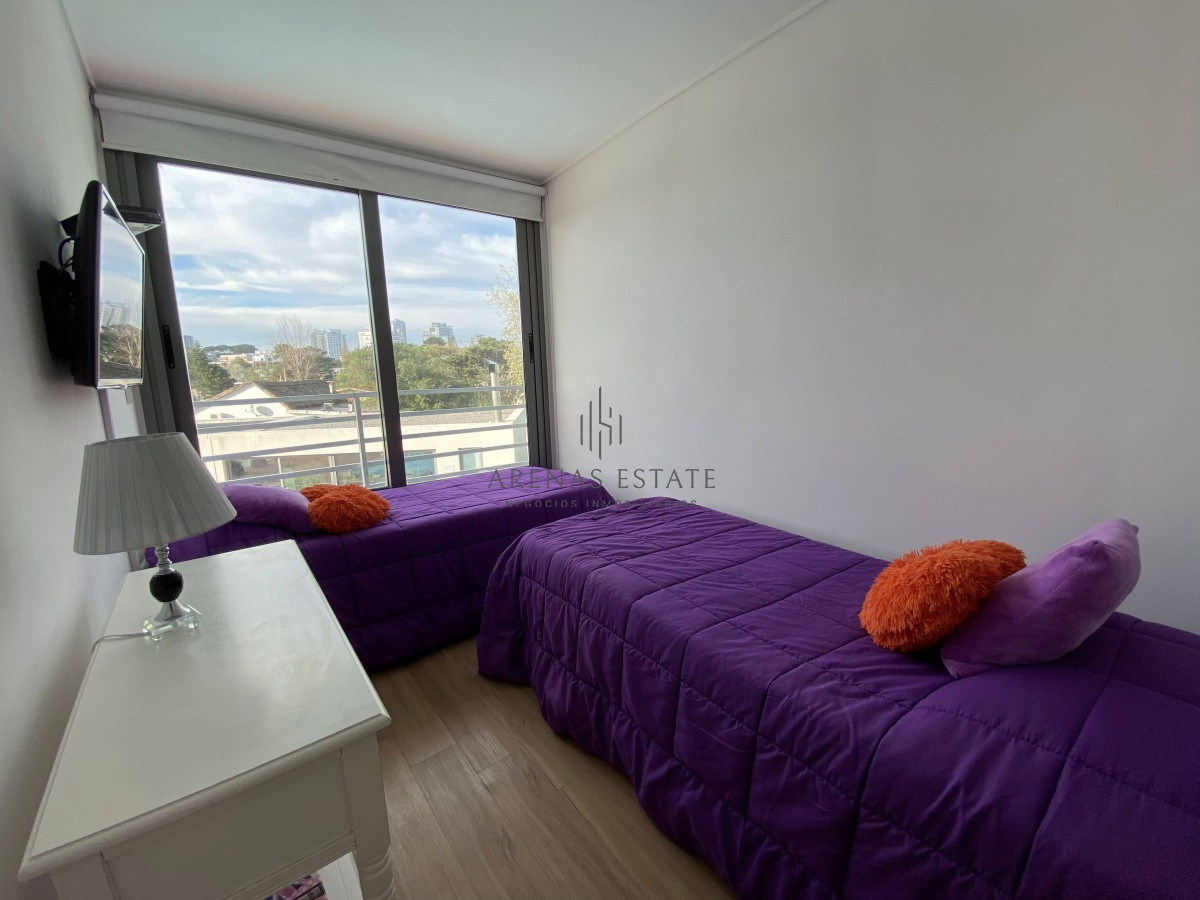 Apartamento ID.1855 - Venta de Apartamento 2 Dormitorios en Playa Mansa, Punta del este. 