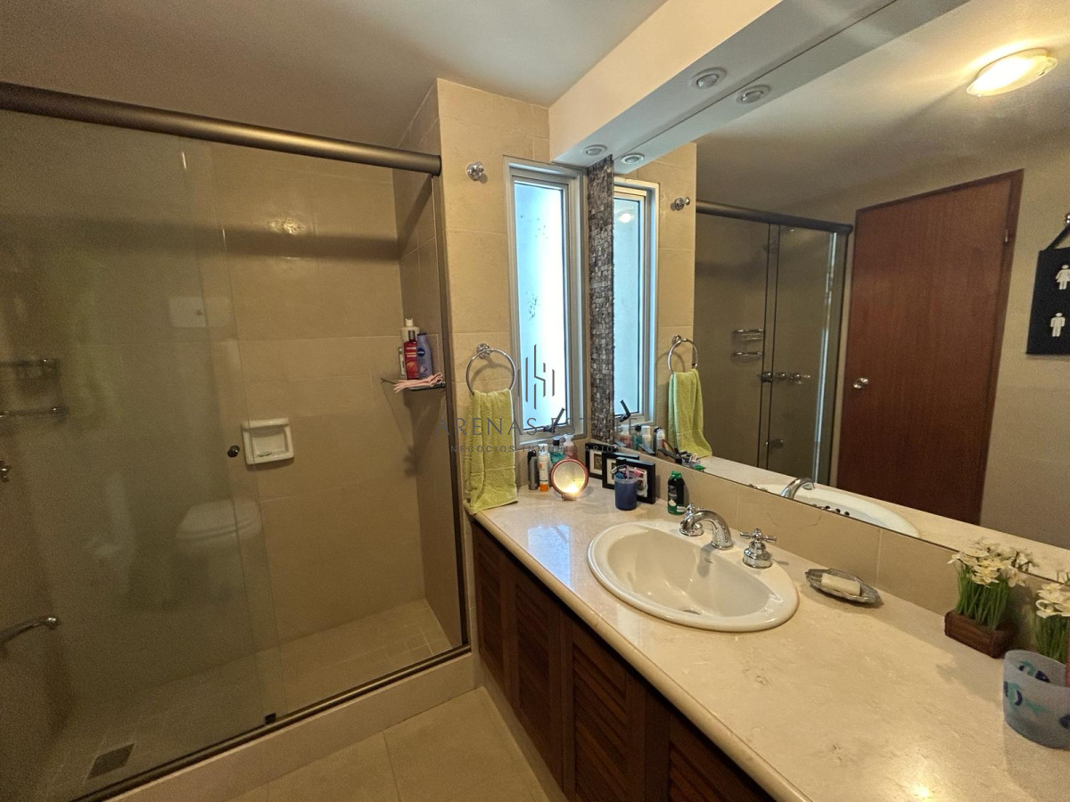 Apartamento ID.2775 - Venta de apartamento 3 dormitorios en Roosevelt, Punta del Este.