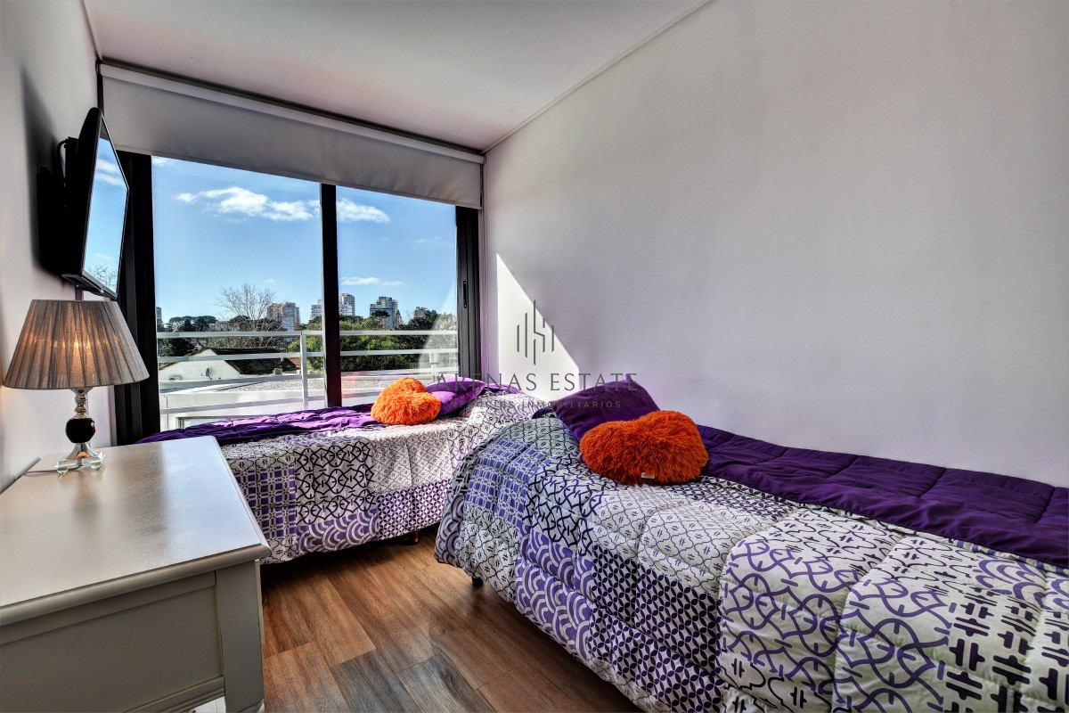 Apartamento ID.1855 - Venta de Apartamento 2 Dormitorios en Playa Mansa, Punta del este. 