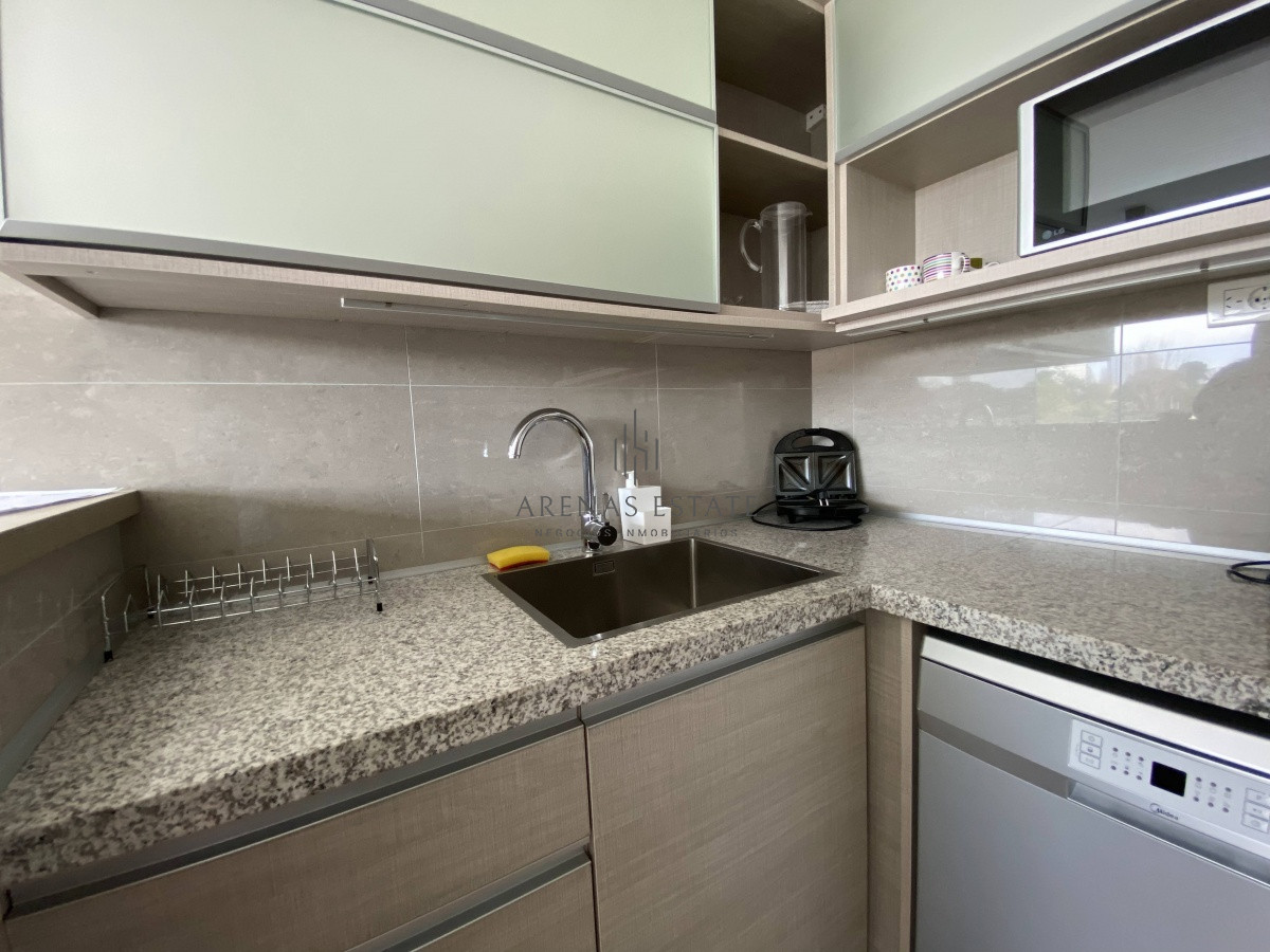 Apartamento ID.1855 - Venta de Apartamento 2 Dormitorios en Playa Mansa, Punta del este. 