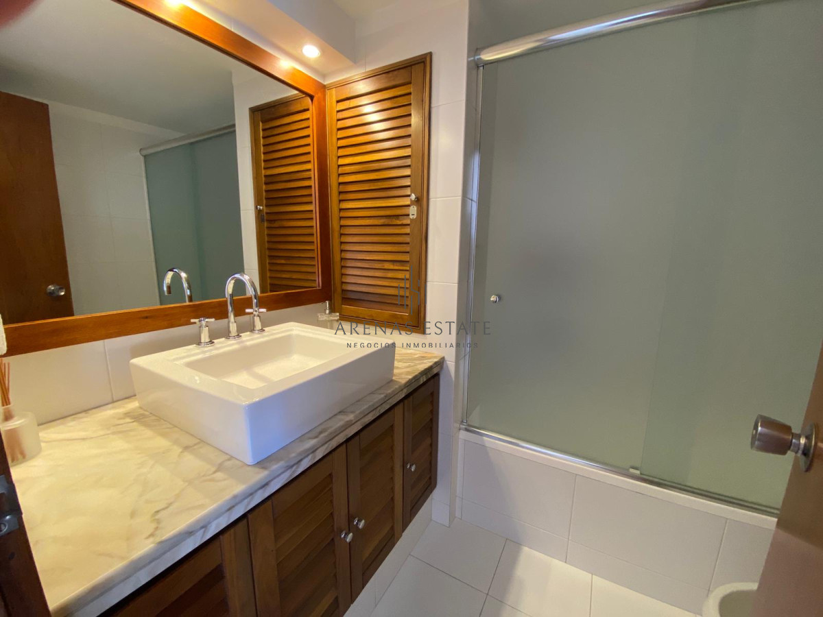 Apartamento ID.2778 - Venta de Apartamento 3 dormitorios en Roosevelt, Punta del Este.