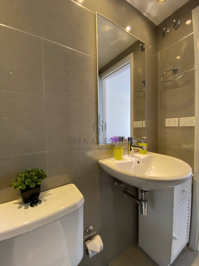 Apartamento ID.1855 - Venta de Apartamento 2 Dormitorios en Playa Mansa, Punta del este. 