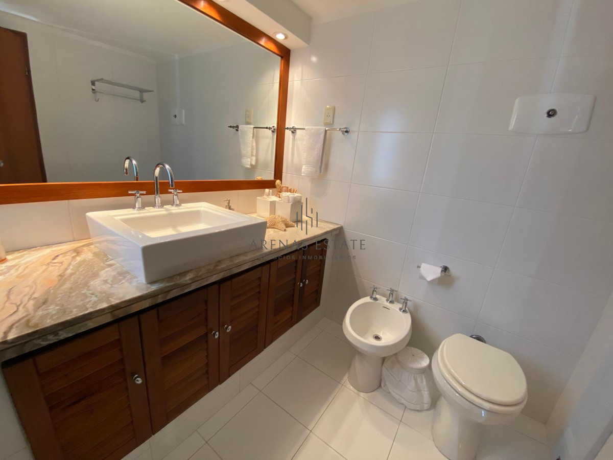 Apartamento ID.2778 - Venta de Apartamento 3 dormitorios en Roosevelt, Punta del Este.