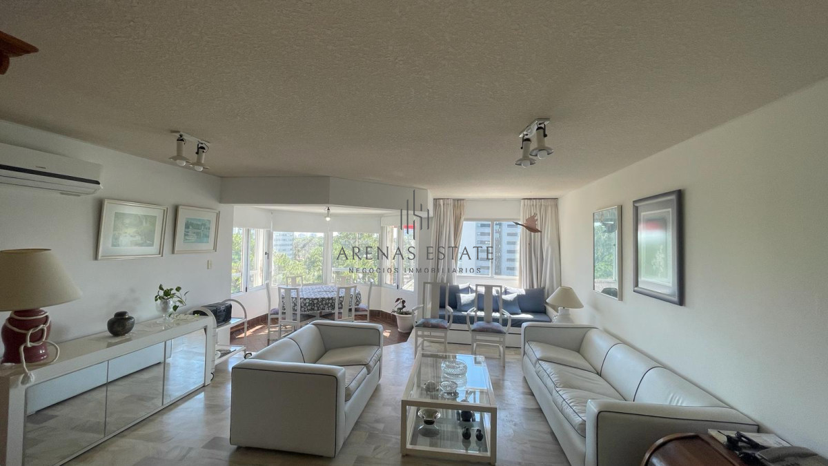 Apartamento ID.2775 - Venta de apartamento 3 dormitorios en Roosevelt, Punta del Este.
