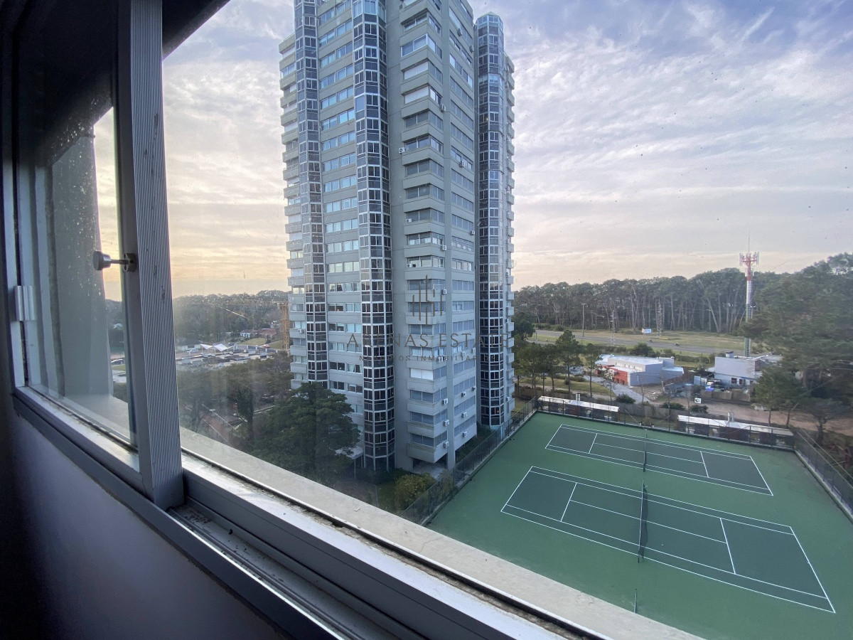 Apartamento ID.2773 - Venta de Apartamento de 3 dormitorios en Roosevelt, Punta del Este