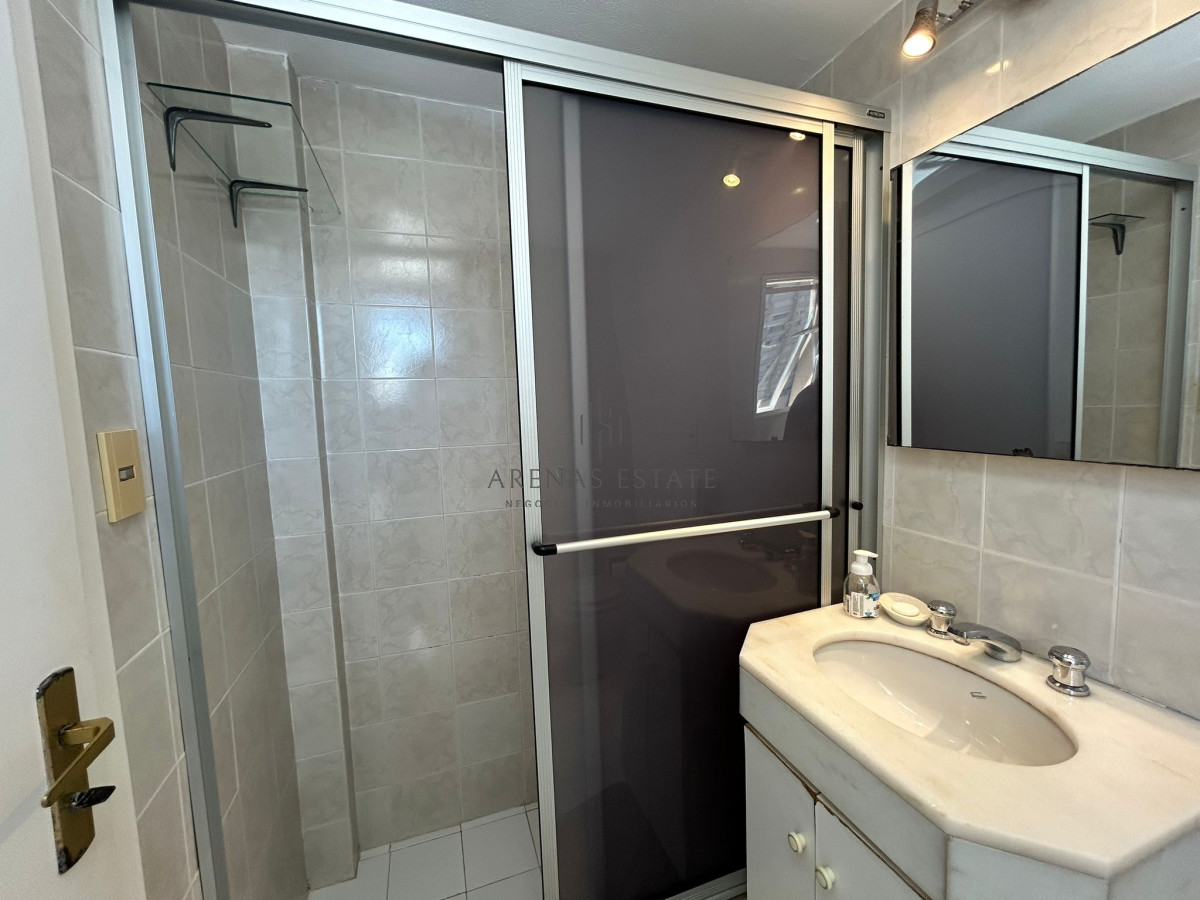 Apartamento ID.2772 - Venta de Apartamento de 3 dormitorios en la Península