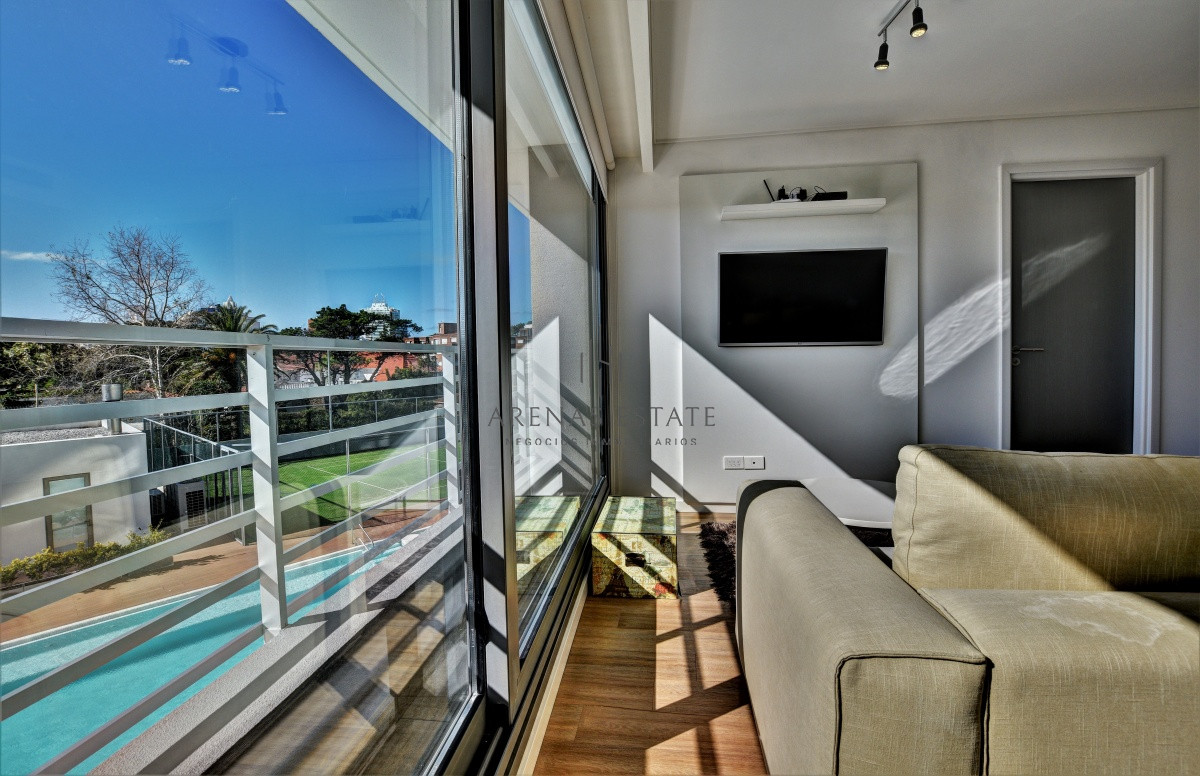 Apartamento ID.1855 - Venta de Apartamento 2 Dormitorios en Playa Mansa, Punta del este. 