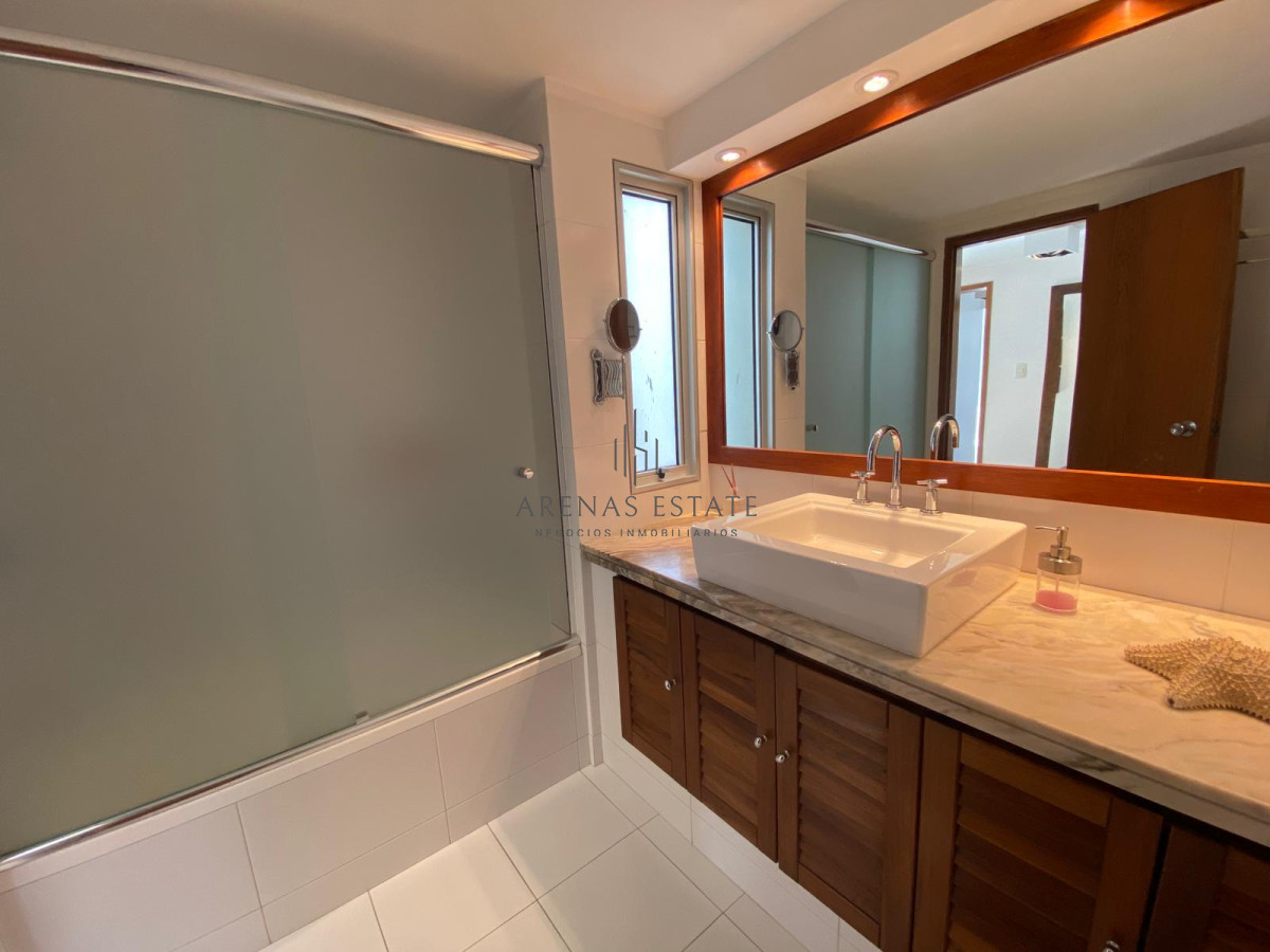 Apartamento ID.2778 - Venta de Apartamento 3 dormitorios en Roosevelt, Punta del Este.