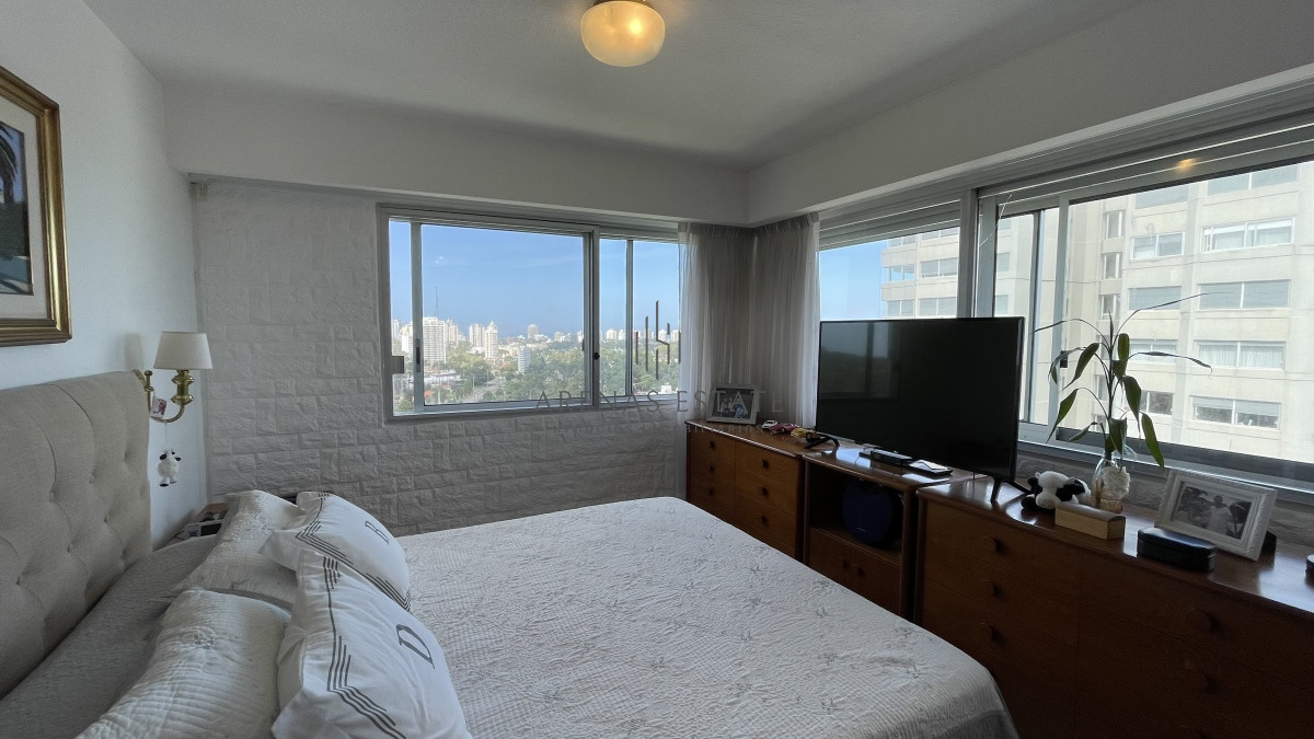 Apartamento ID.2777 - Apartamento de 3 dormitorios en Roosevelt, Punta del Este