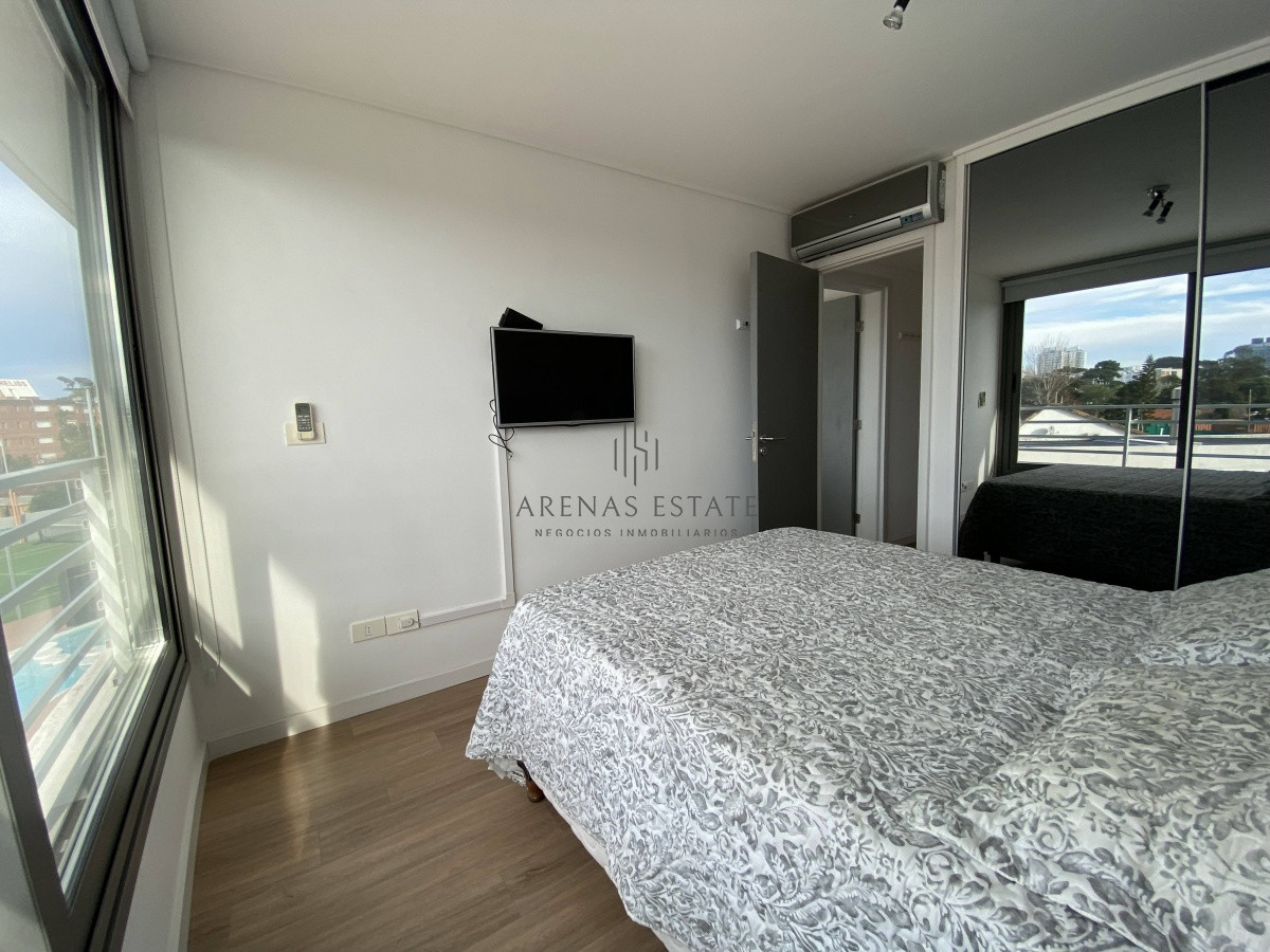 Apartamento ID.1855 - Venta de Apartamento 2 Dormitorios en Playa Mansa, Punta del este. 