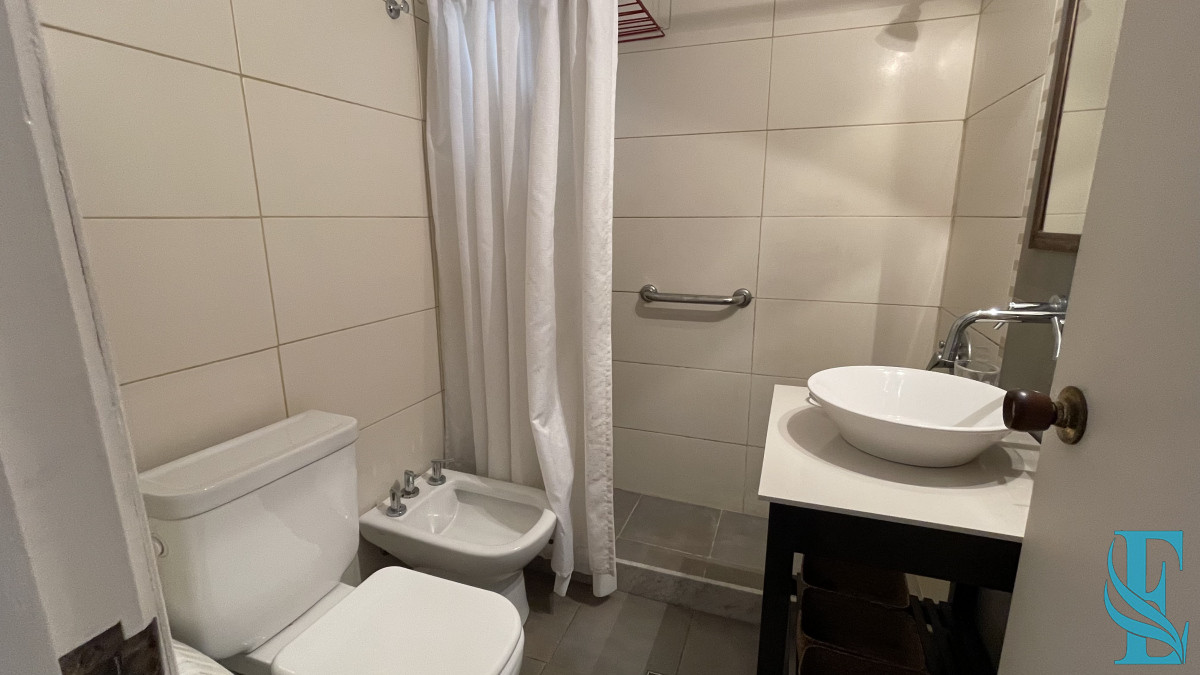 Apartamento ID.664 - Venta de apartamento de dos dormitorios en Playa Mansa, Punta del Este, Uruguay 