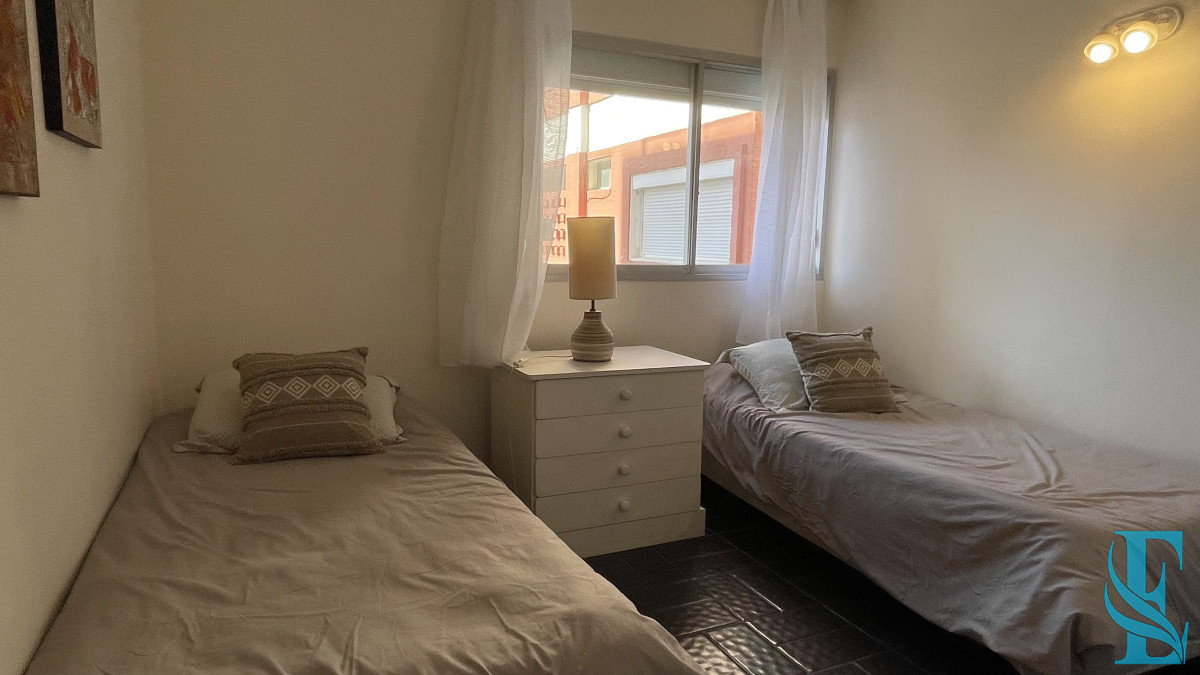 Apartamento ID.664 - Venta de apartamento de dos dormitorios en Playa Mansa, Punta del Este, Uruguay 