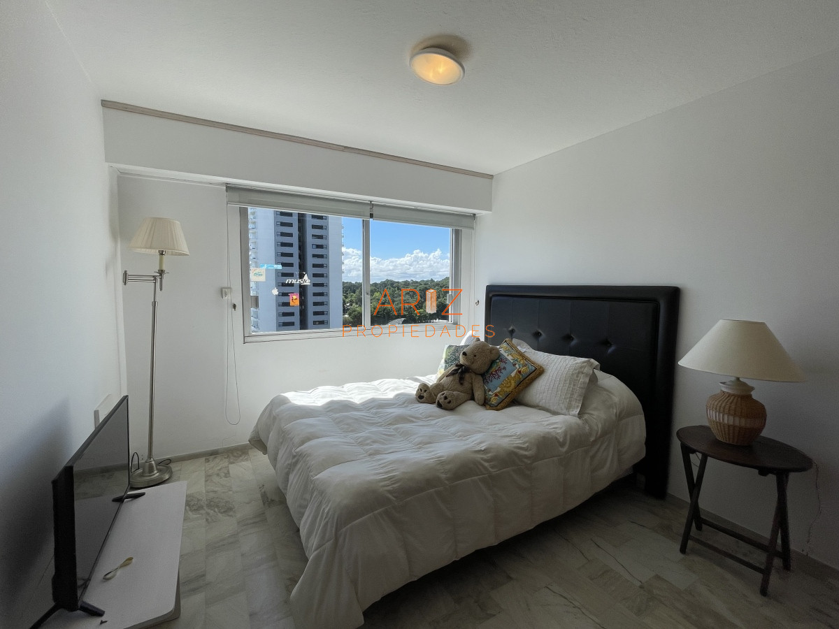Apartamento ID.2398 - VENTA APARTAMENTO 3 DORMITORIOS Y DEPENDENCIA DE SERVICIO COMPLETA PUNTA DEL ESTE ROOSEVELT