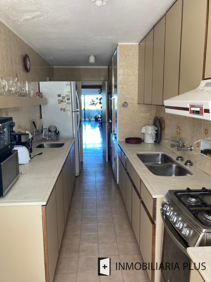 Apartamento ID.1020 - Venta de Apartamento en primera línea de la Playa Brava con 2 Dormitorios 2 Baños