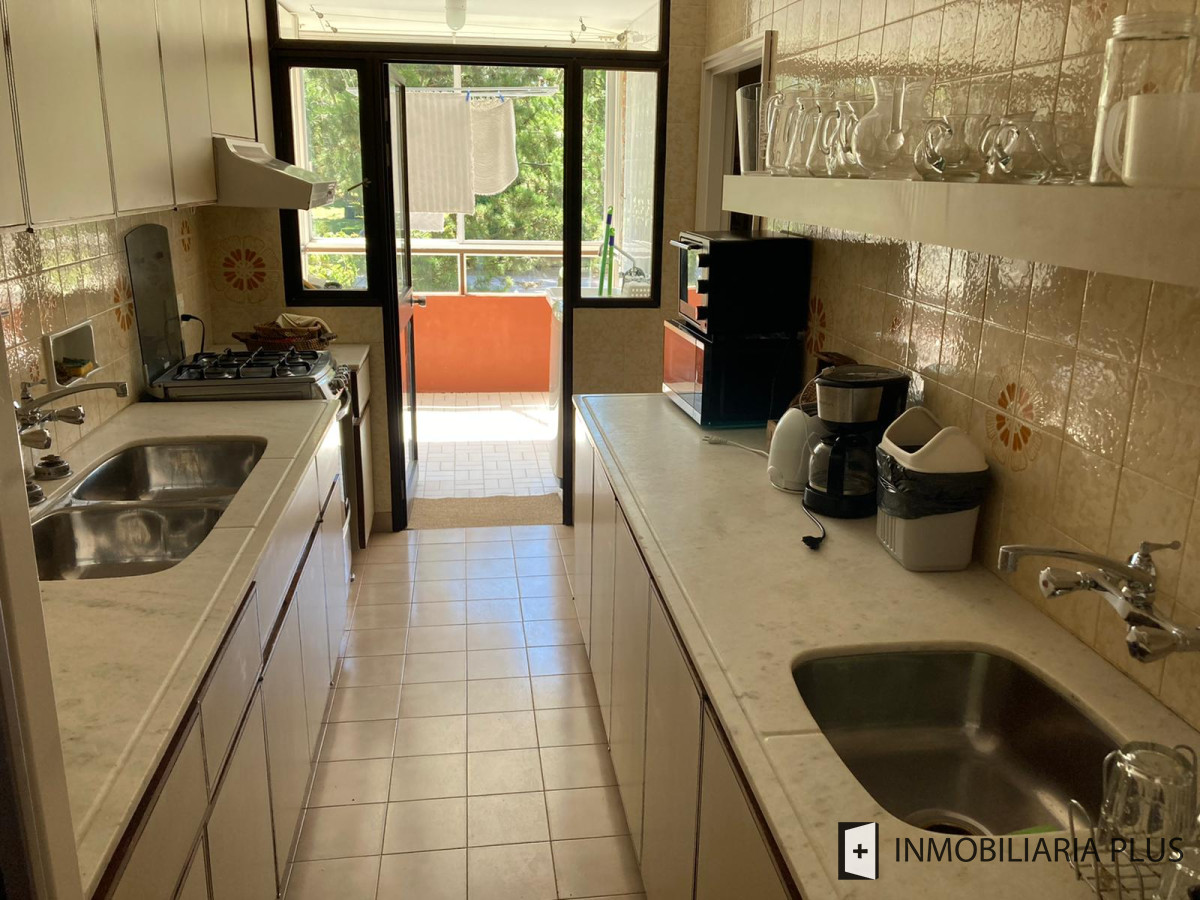Apartamento ID.1020 - Venta de Apartamento en primera línea de la Playa Brava con 2 Dormitorios 2 Baños