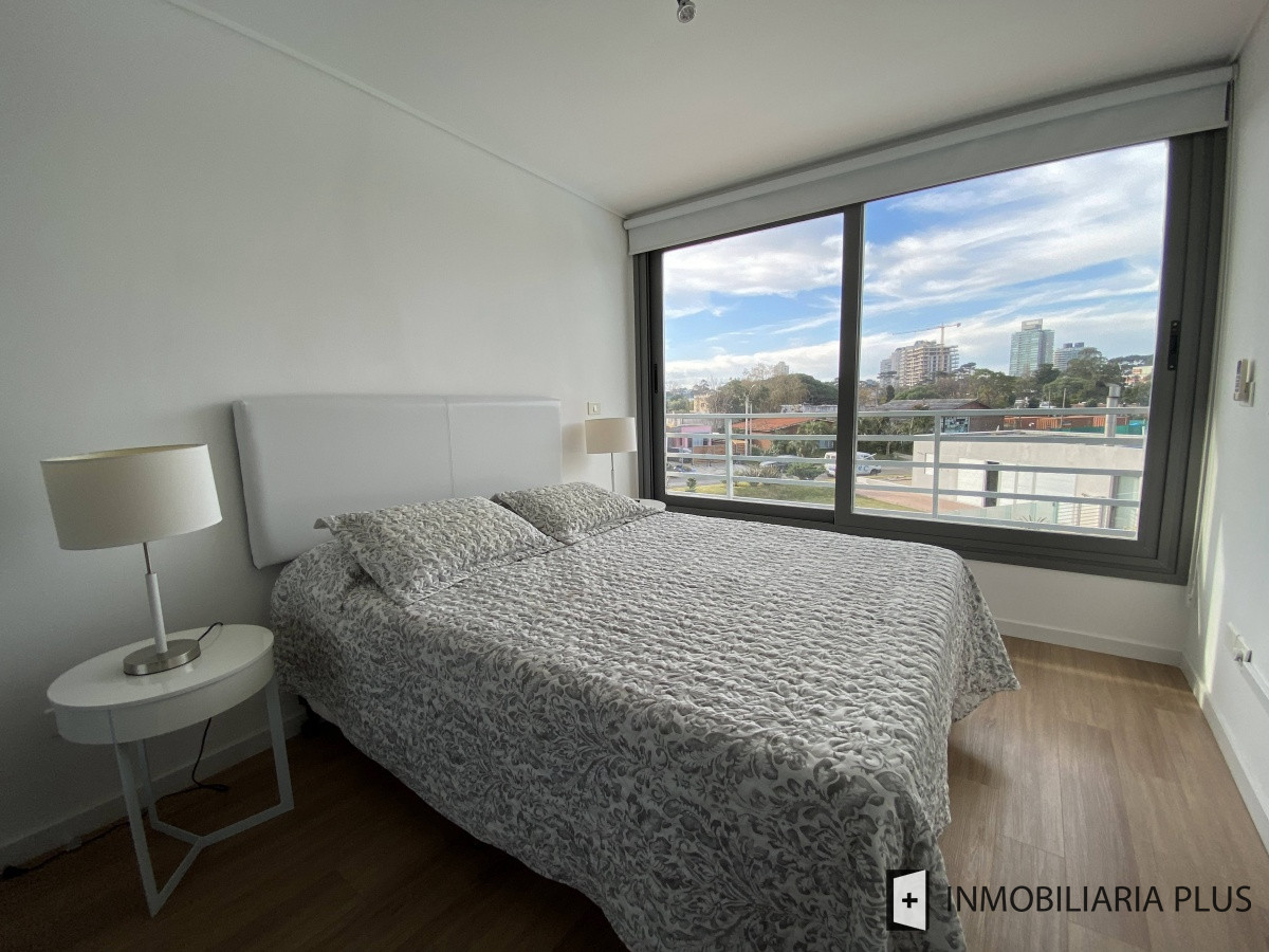 Apartamento ID.861 - Venta de Apartamento con Piscina Climatizada, Sauna, 2 Dormitorios y más en Playa Mansa de Punta del este