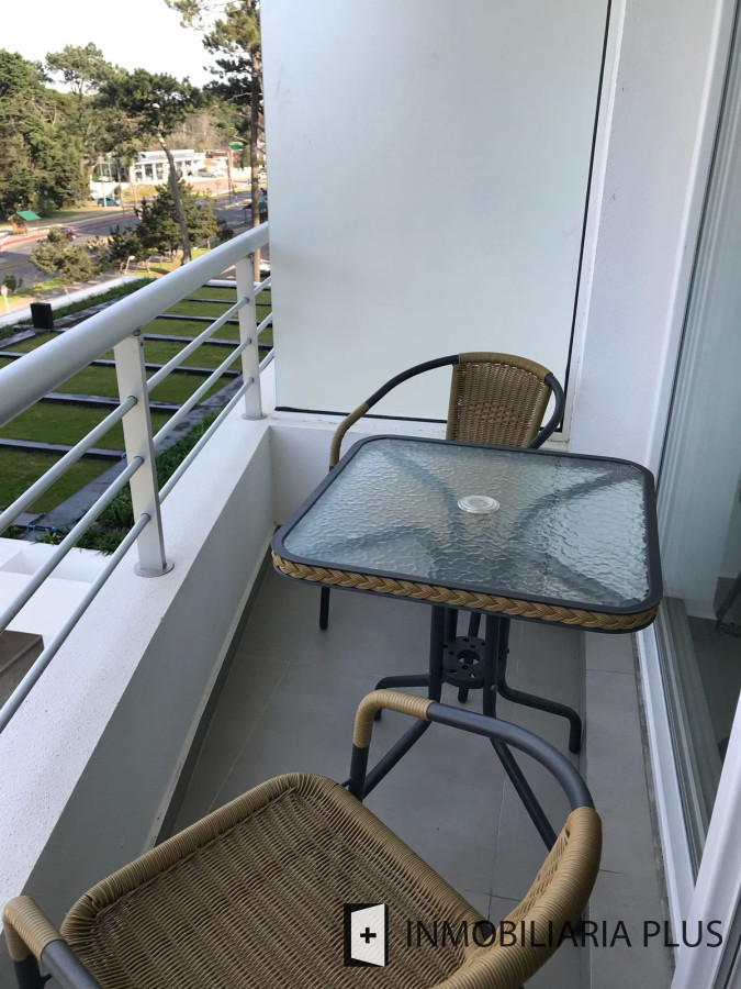 Apartamento ID.970 - Alquiler de Apartamento de 2 dormitorios para 4 personas con piscina climatizada y más en Roosevelt, Punta del Este.