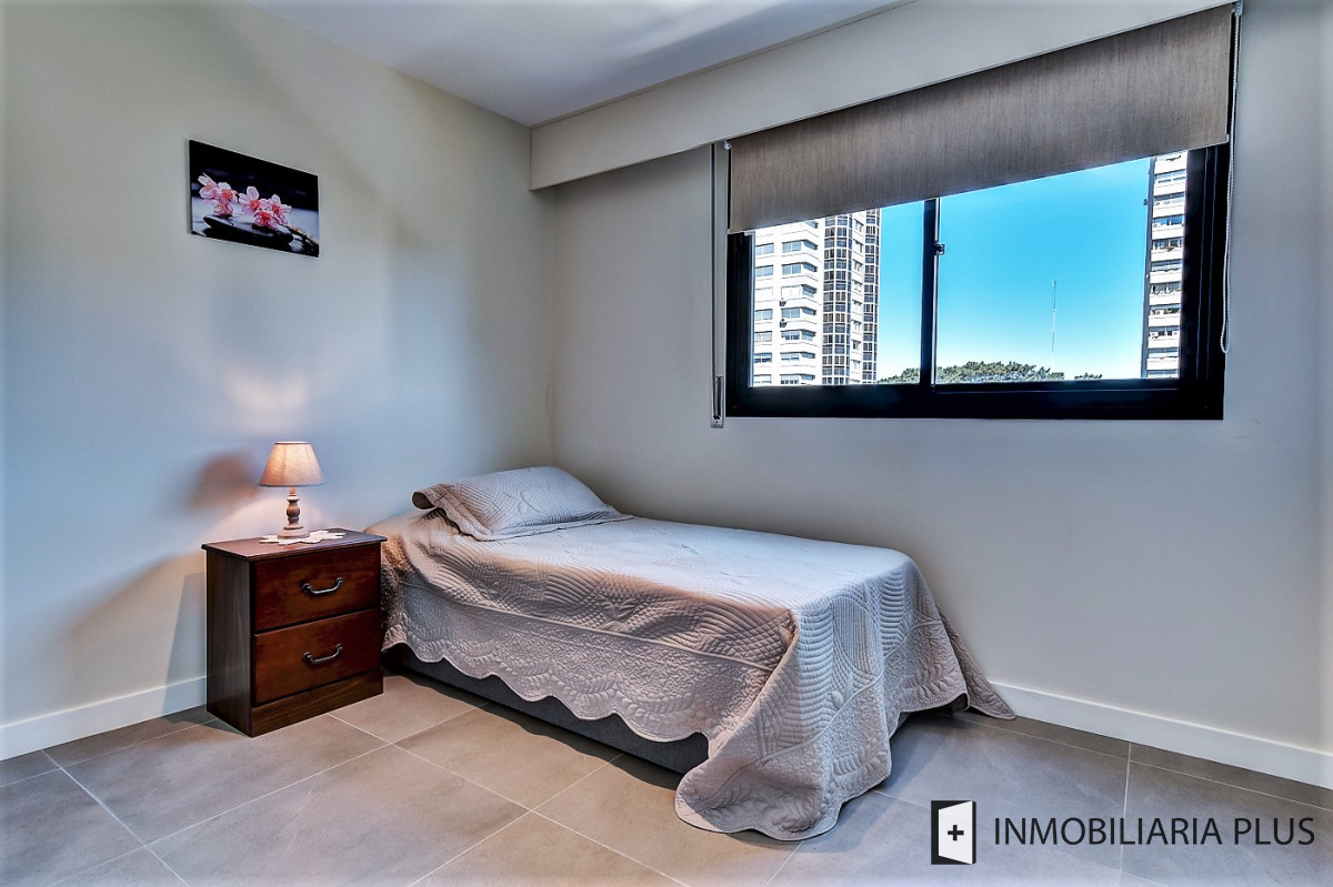 Apartamento ID.970 - Alquiler de Apartamento de 2 dormitorios para 4 personas con piscina climatizada y más en Roosevelt, Punta del Este.
