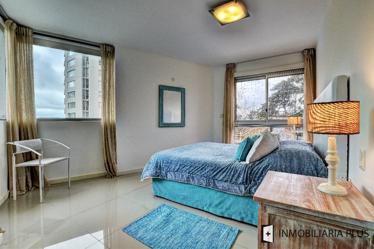 Apartamento ID.932 - Apto en Alquiler Alquiler 2024 de 2 dormitorios en Playa brava de Punta del Este