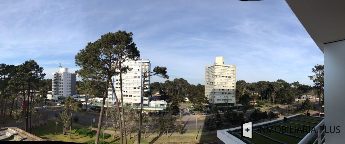 Apartamento ID.970 - Alquiler de Apartamento de 2 dormitorios para 4 personas con piscina climatizada y más en Roosevelt, Punta del Este.