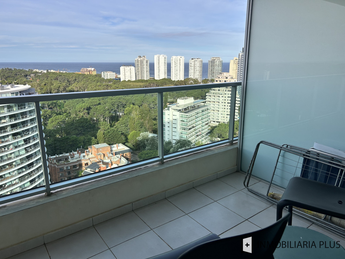 Apartamento ID.1431 - Alquiler de apartamento de 1 dormitorio invernal con Piscina, Gym, ,BBQ,  sauna, micro cine, servicios en Punta del Este