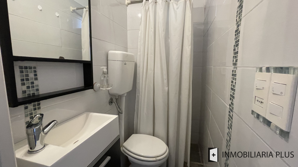 Apartamento ID.825 - Alquiler de Apartamento en primera linea de Playa Mansa con 2 Dormitorios en en Punta del Este C825