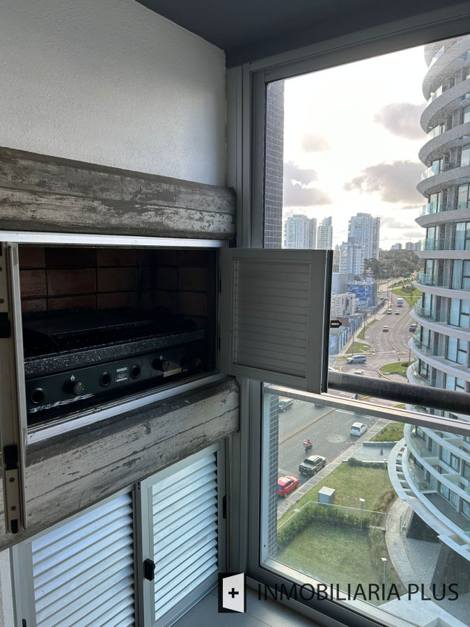 Apartamento ID.556 - Venta de Apartamento de 90 m2 en Punta el Este con todas las comodidades 2 Dormitorios C963