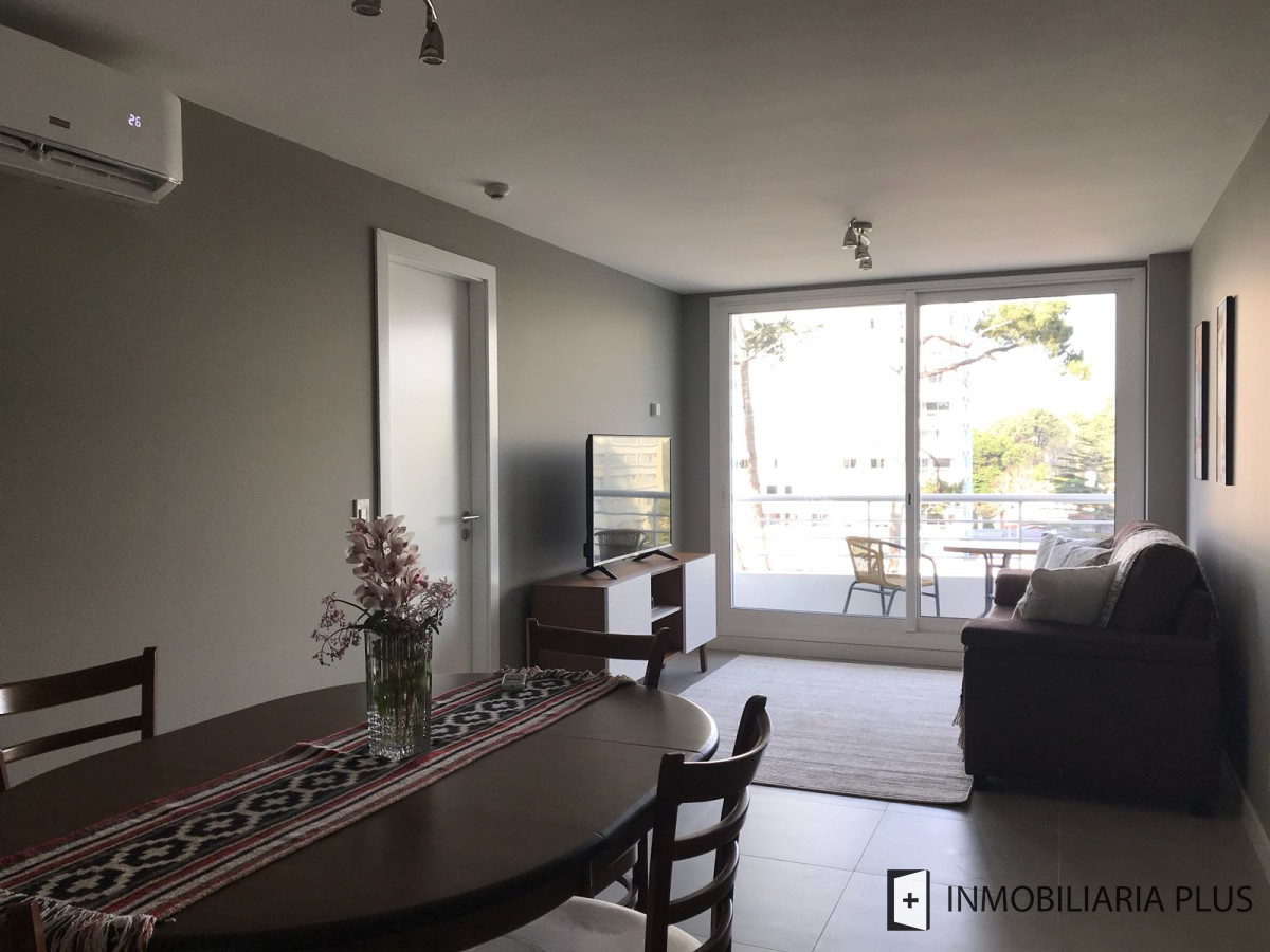 Apartamento ID.970 - Alquiler de Apartamento de 2 dormitorios para 4 personas con piscina climatizada y más en Roosevelt, Punta del Este.
