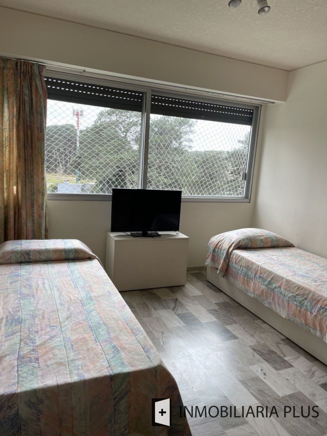 Apartamento ID.826 - Venta de Apartamento de 3 dormitorios en Roosevelt Punta del Este C826