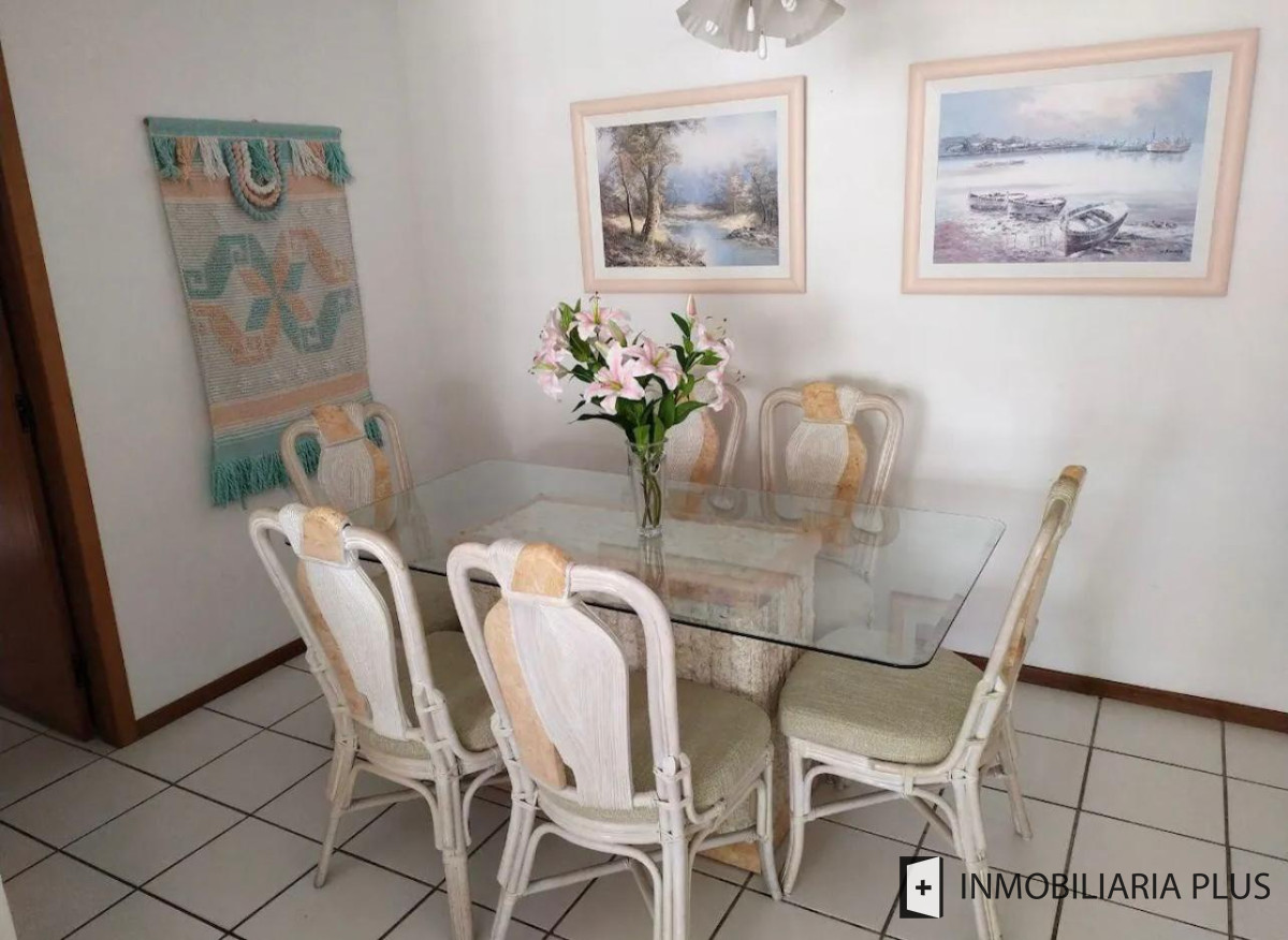 Apartamento ID.1211 - ALQUILER ANUAL de Apartamento de 2 Dormitorios 2 Baños con Parrilleros, Garage, Piscina  y más a 150 metros del Mar