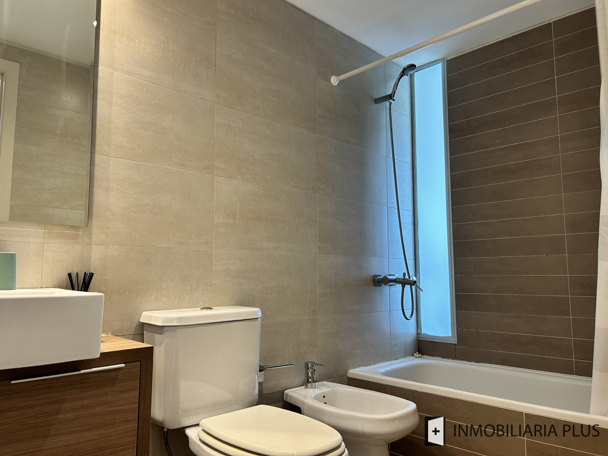 Apartamento ID.1431 - Alquiler de apartamento de 1 dormitorio invernal con Piscina, Gym, ,BBQ,  sauna, micro cine, servicios en Punta del Este