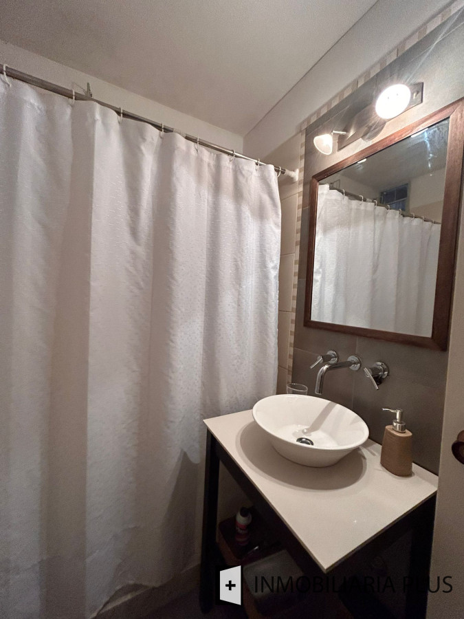 Apartamento ID.825 - Alquiler de Apartamento en primera linea de Playa Mansa con 2 Dormitorios en en Punta del Este C825