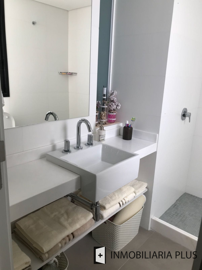 Apartamento ID.970 - Alquiler de Apartamento de 2 dormitorios para 4 personas con piscina climatizada y más en Roosevelt, Punta del Este.