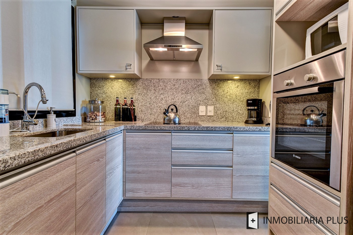 Apartamento ID.970 - Alquiler de Apartamento de 2 dormitorios para 4 personas con piscina climatizada y más en Roosevelt, Punta del Este.