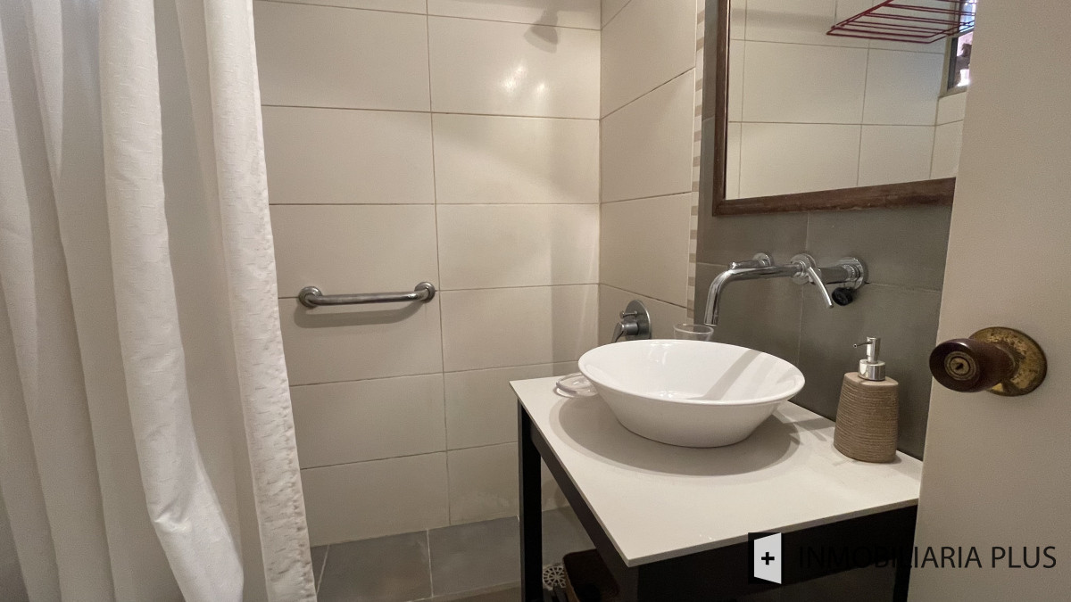 Apartamento ID.825 - Alquiler de Apartamento en primera linea de Playa Mansa con 2 Dormitorios en en Punta del Este C825