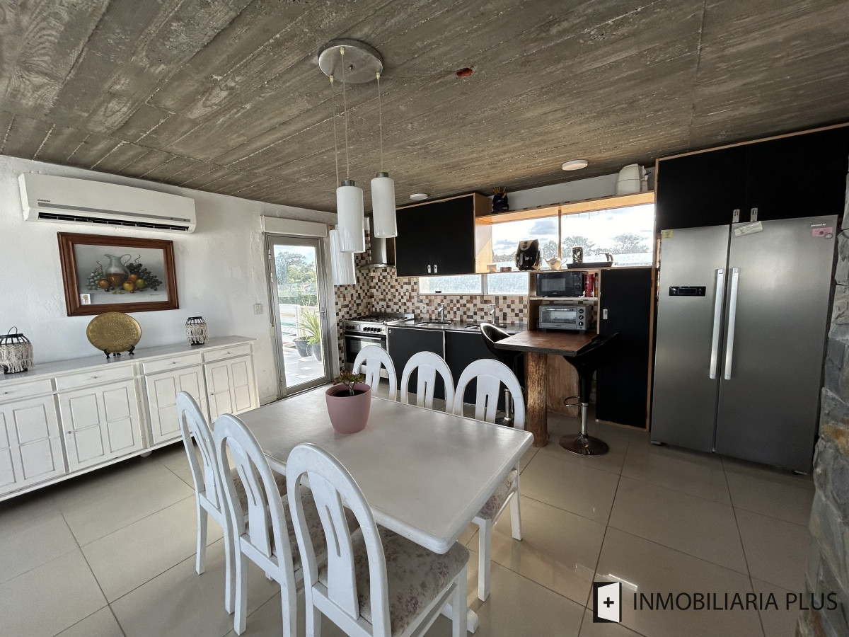 Casa ID.1221 - Alquiler de Casa de 3 dormitorios en Balneario Buenos Aires anual Cochera para 4 autos, parrillero techado, jardín. 