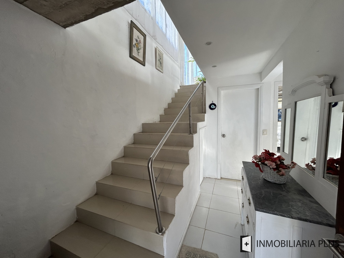 Casa ID.1221 - Alquiler de Casa de 3 dormitorios en Balneario Buenos Aires anual Cochera para 4 autos, parrillero techado, jardín. 