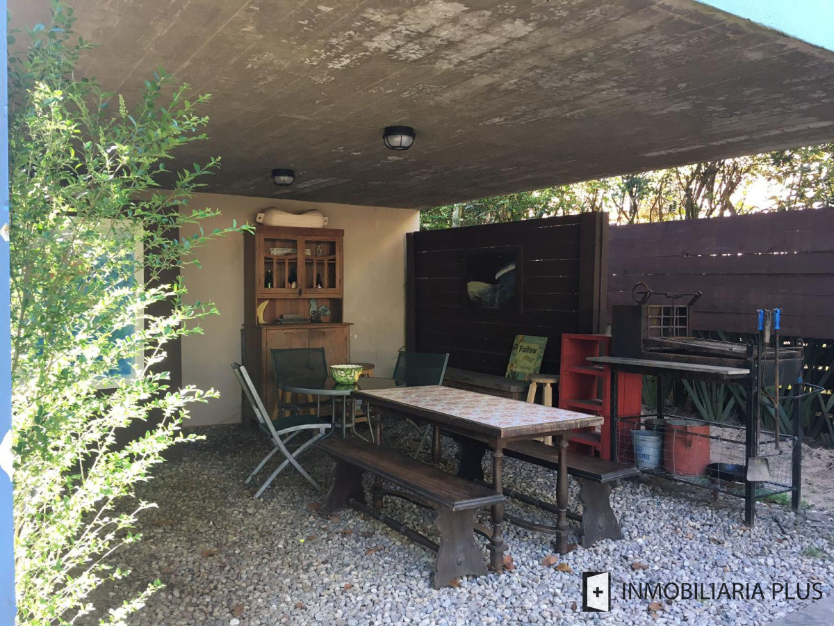 Casa ID.841 - Alquilo Casa de 3 dormitorios 2 Baños en Playa Mansa Punta del Este Uruguay