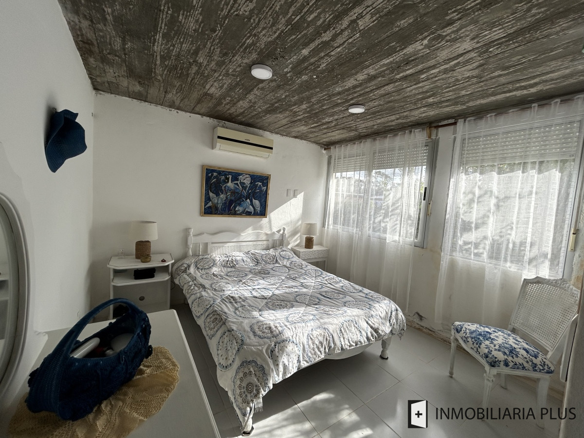 Casa ID.1221 - Alquiler de Casa de 3 dormitorios en Balneario Buenos Aires anual Cochera para 4 autos, parrillero techado, jardín. 