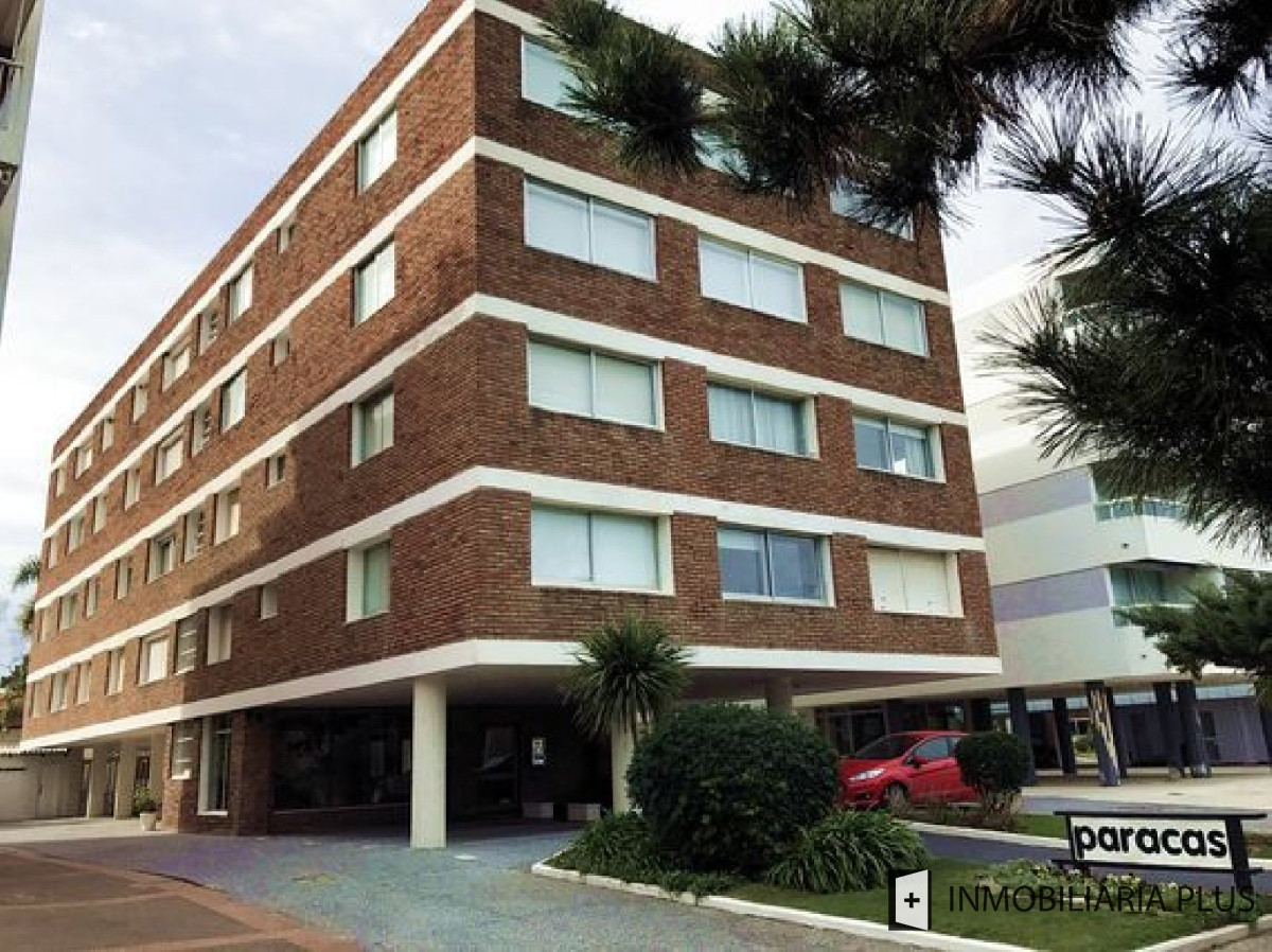 Apartamento ID.990 - Vendo de Apartamento en Playa Mansa Punta del Este con 1 dormitorio