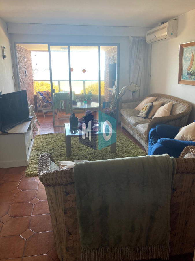 Apartamento ID.985 - Venta de Apartamento de 4 dormitorios en Playa Mansa, Punta del Este