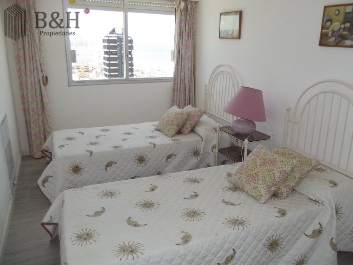 Apartamento ID.2426 - Venta apartamento 3 dormitorios, Península, Punta del Este.