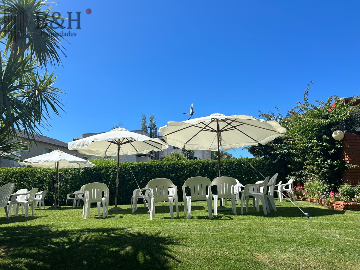 Apartamento ID.2037 - Alquiler invernal de apartamento de 4 dormitorios en Playa Mansa, Punta del Este