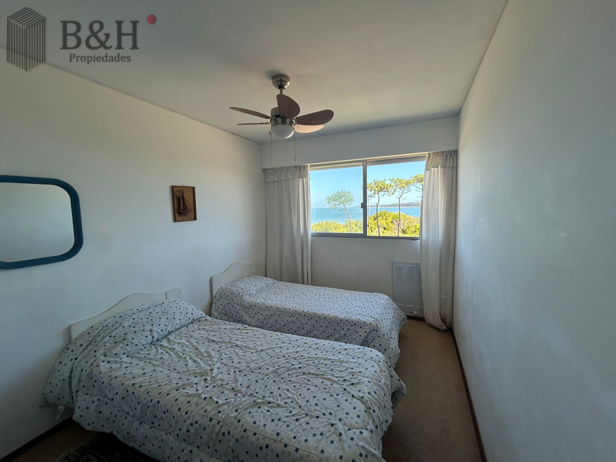 Apartamento ID.2037 - Alquiler invernal de apartamento de 4 dormitorios en Playa Mansa, Punta del Este