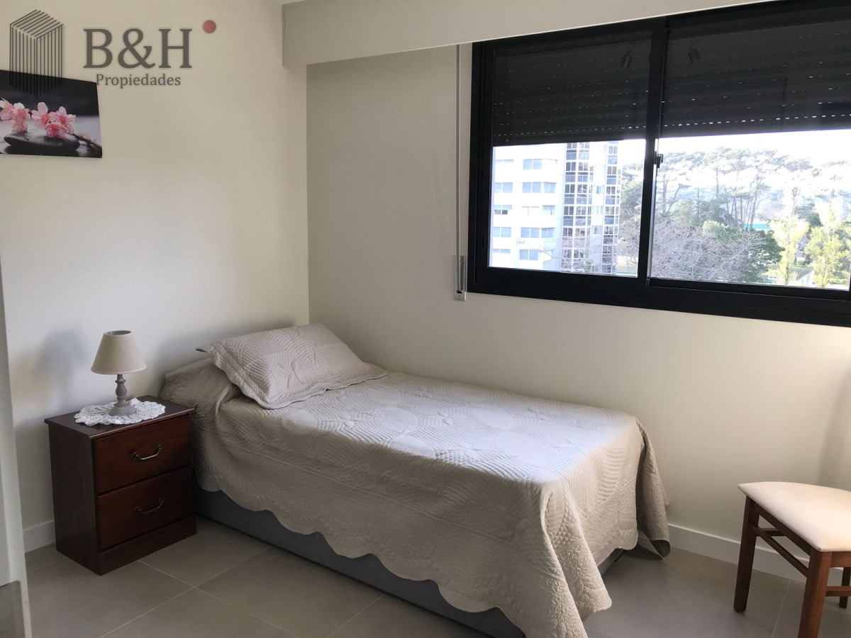 Apartamento ID.1533 - Alquiler temporario de Apartamento 2 dormitorios en Roosevelt, Punta del Este.