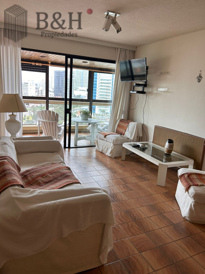 Apartamento ID.1483 - Alquiler Temporario de Apartamento 2 dormitorios en Playa Brava, Punta del Este. 