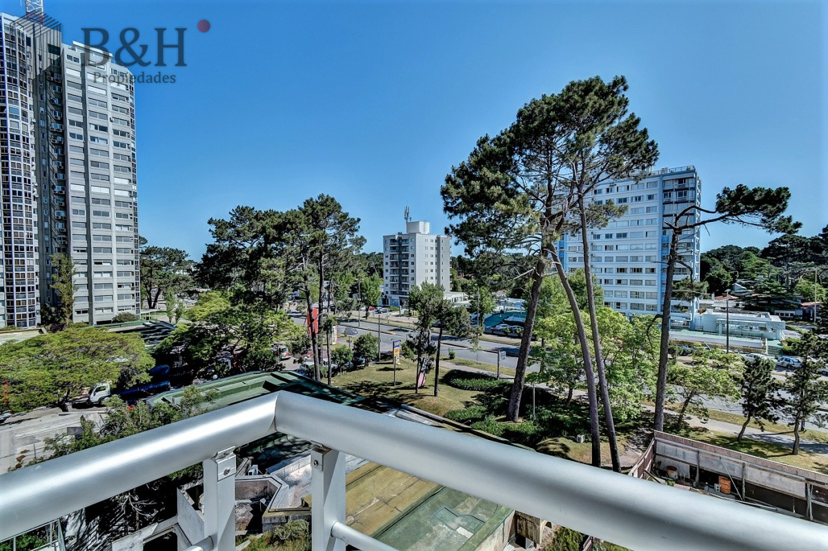 Apartamento ID.1533 - Alquiler temporario de Apartamento 2 dormitorios en Roosevelt, Punta del Este.