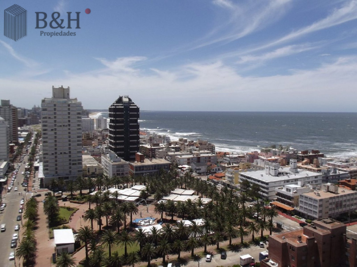 Apartamento ID.2426 - Venta apartamento 3 dormitorios, Península, Punta del Este.